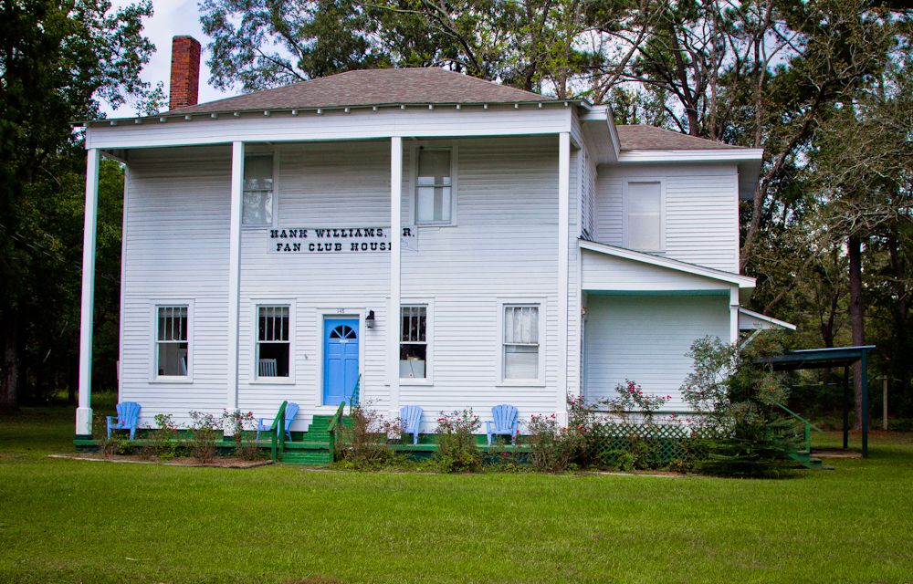 IMAGE: http://i1247.photobucket.com/albums/gg625/LiquidDarkPhoto/HankSrFanClub-3-6_zps179095b9.jpg