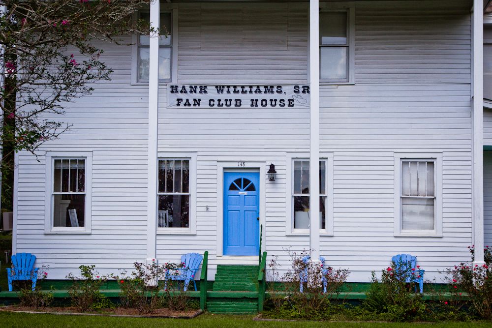 IMAGE: http://i1247.photobucket.com/albums/gg625/LiquidDarkPhoto/HankSrFanClub-5-4_zps7ef498e5.jpg