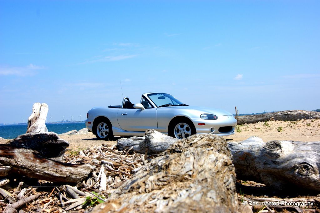 http://i1247.photobucket.com/albums/gg629/ResurrectedPhoto/Motors/Miata%20Shoot/Miata8-1.jpg