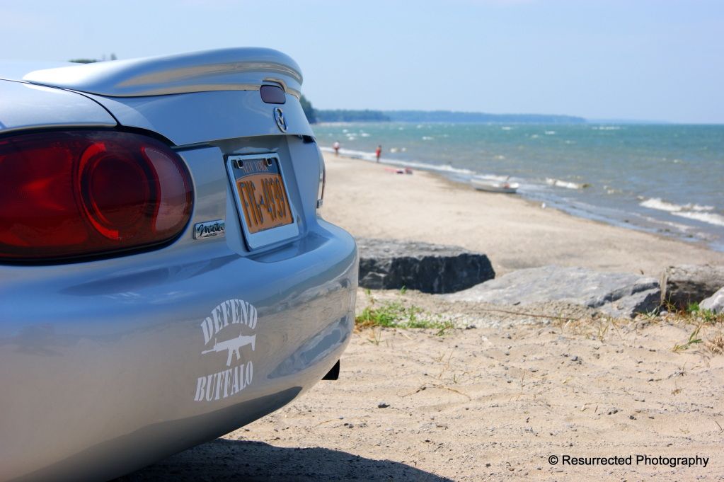 http://i1247.photobucket.com/albums/gg629/ResurrectedPhoto/Motors/Miata%20Shoot/Miata9-1.jpg