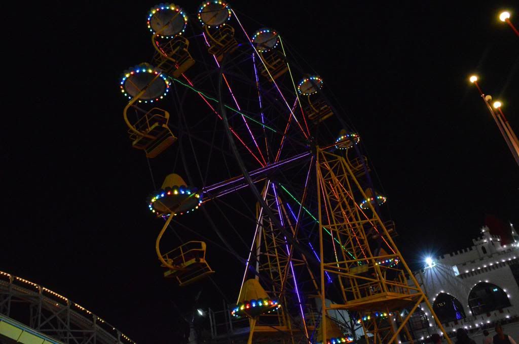 Ferris wheel..St. Kilda photo DSC_0212_zps6503bad2.jpg